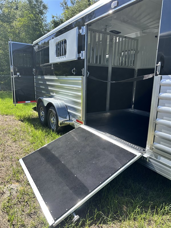 Trailer Photo 3