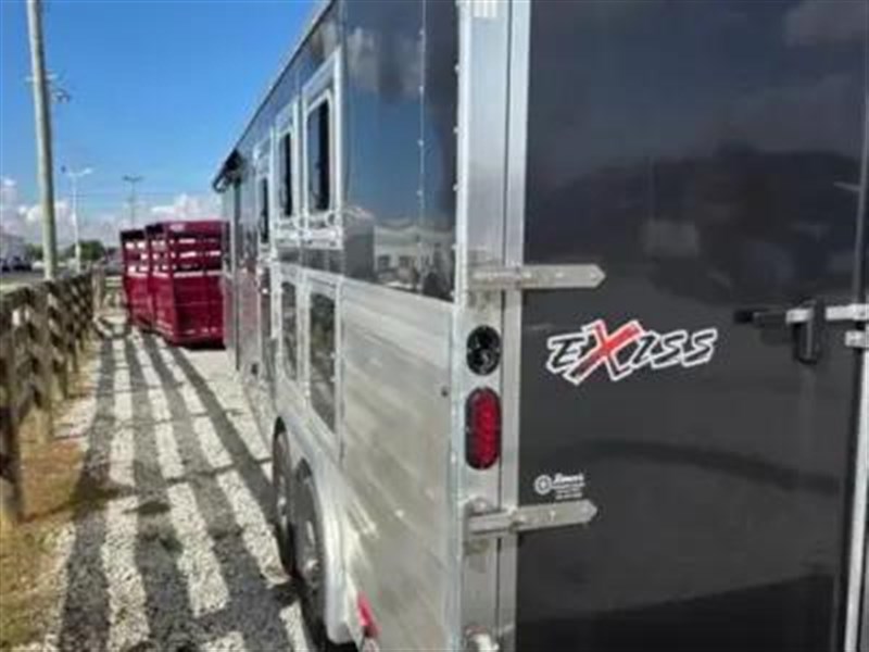 Trailer Photo 4
