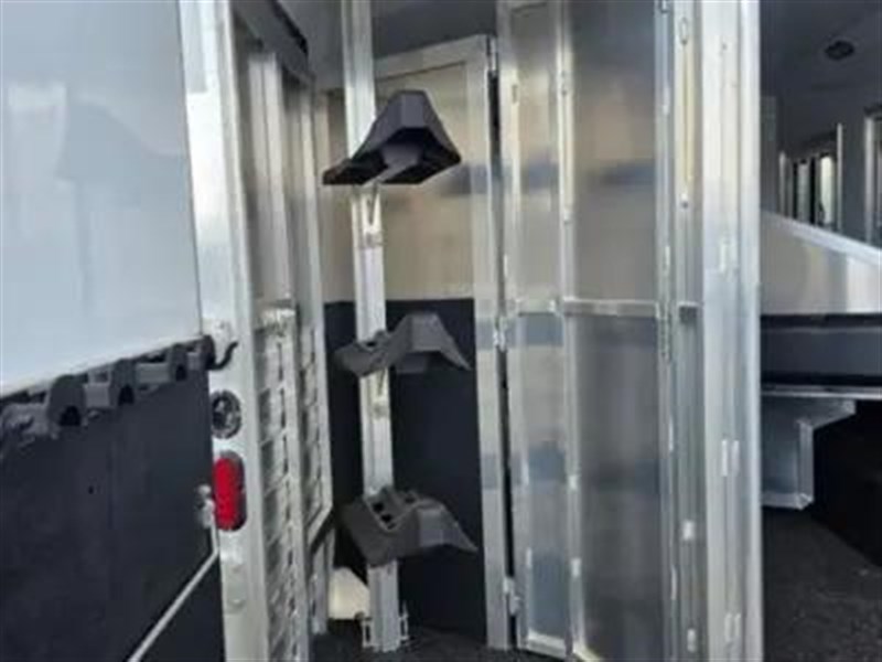 Trailer Photo 5