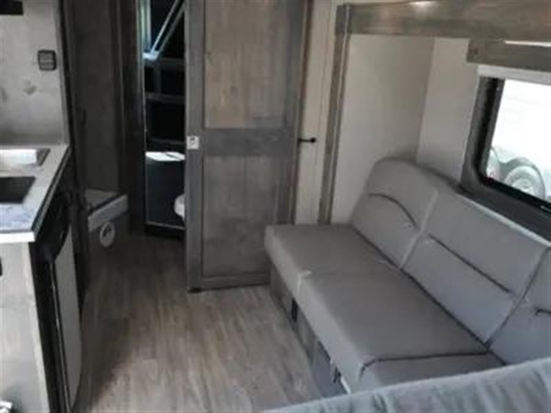 Trailer Photo 8