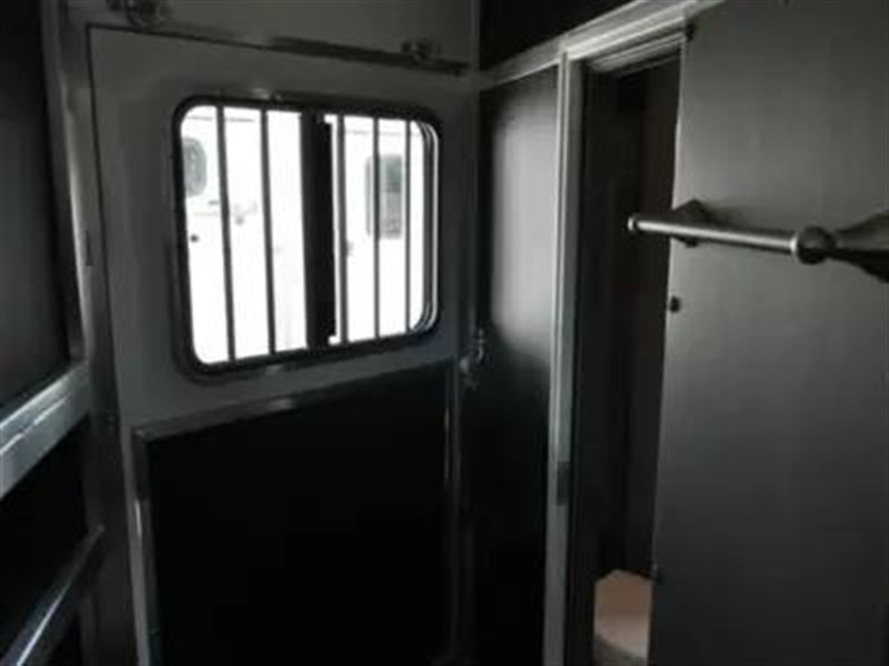 Trailer Photo 22