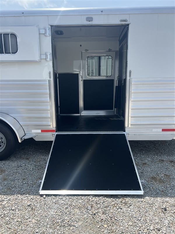 Trailer Photo 5