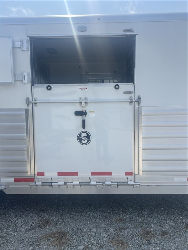 Trailer Photo 4