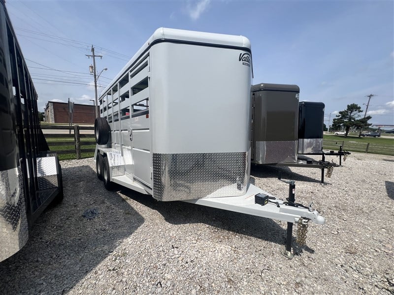 2027 Valley 16ft livestock trailer 