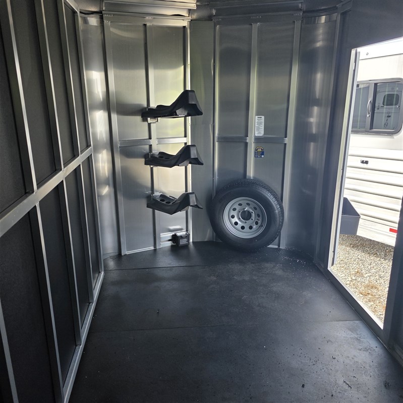 Trailer Photo 15