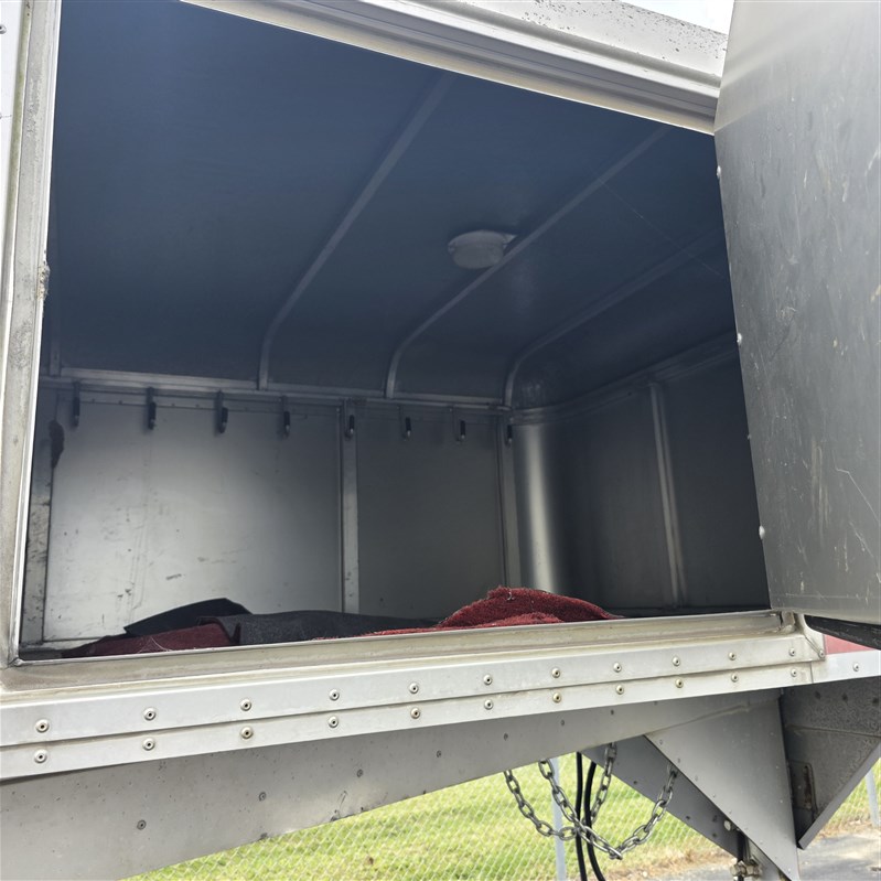 Trailer Photo 14