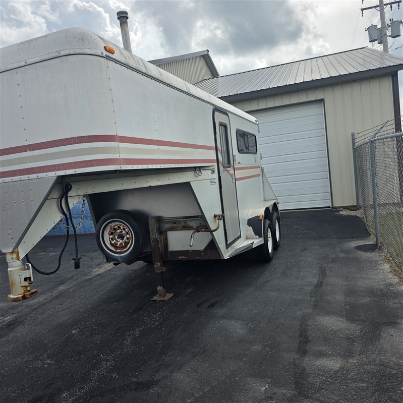 Trailer Photo 2