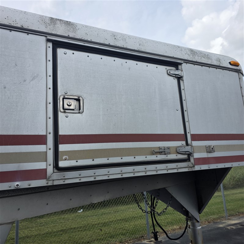 Trailer Photo 13