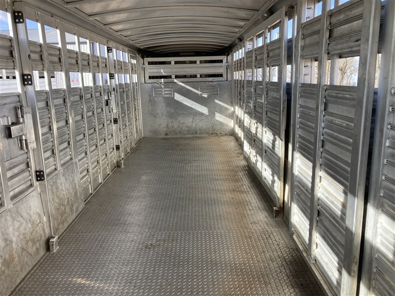 2015 Platinum Coach 24' stock