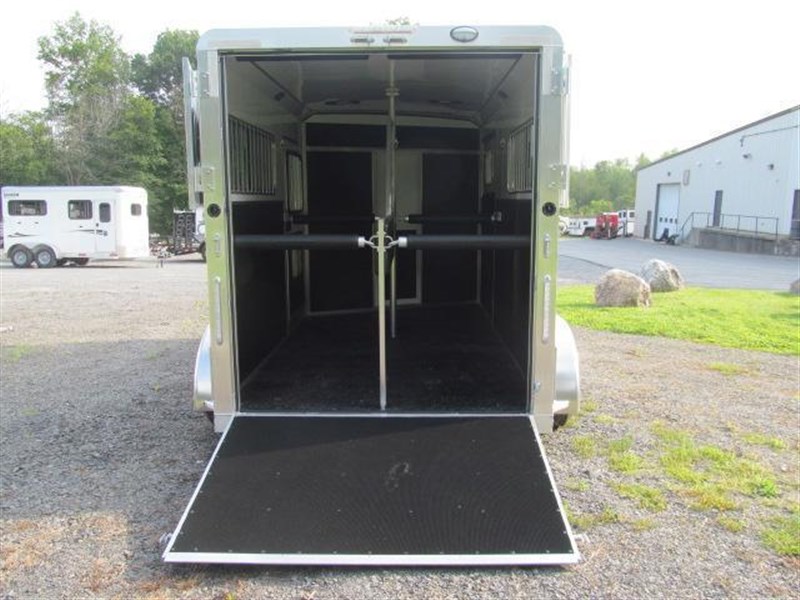 2022 Shadow pro series 2 h bp w/ side ramp and dressing room
