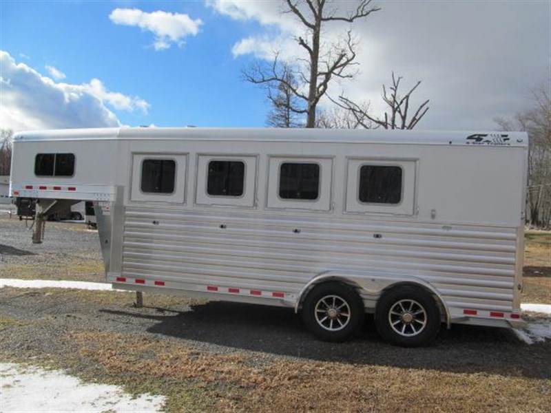 2025 4-star 3/4 gn pacer deluxe standardbred trailer