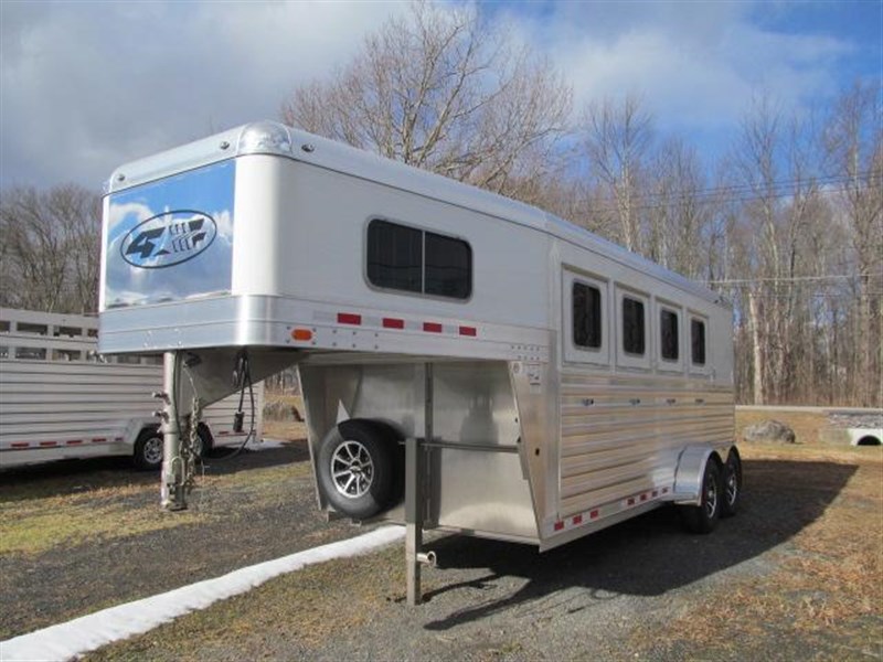 2025 4-star 3/4 gn pacer deluxe standardbred trailer