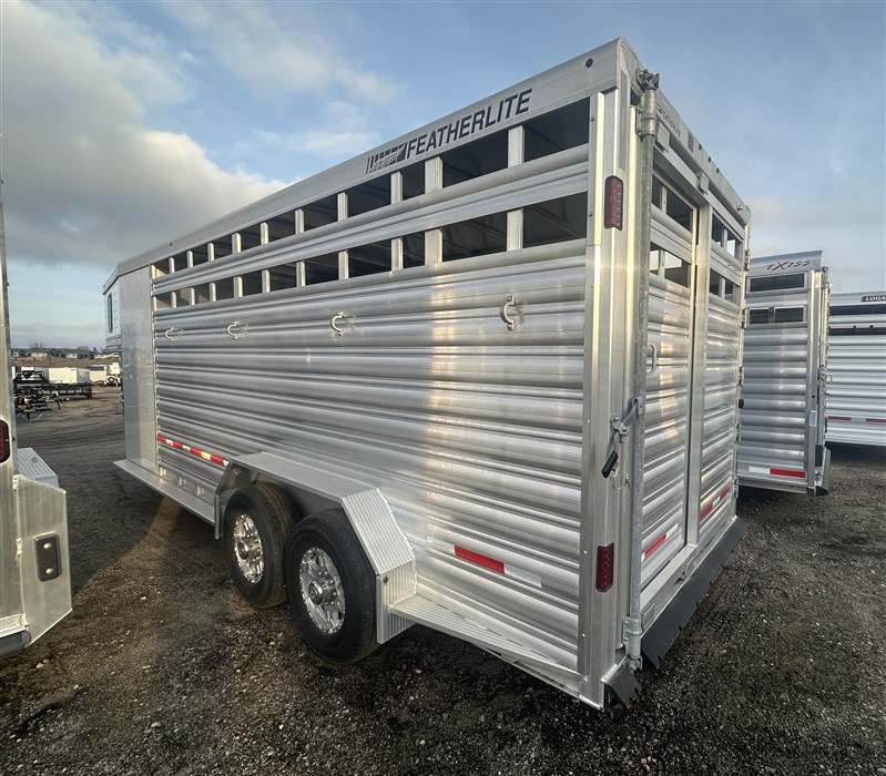 2022 Featherlite 8413