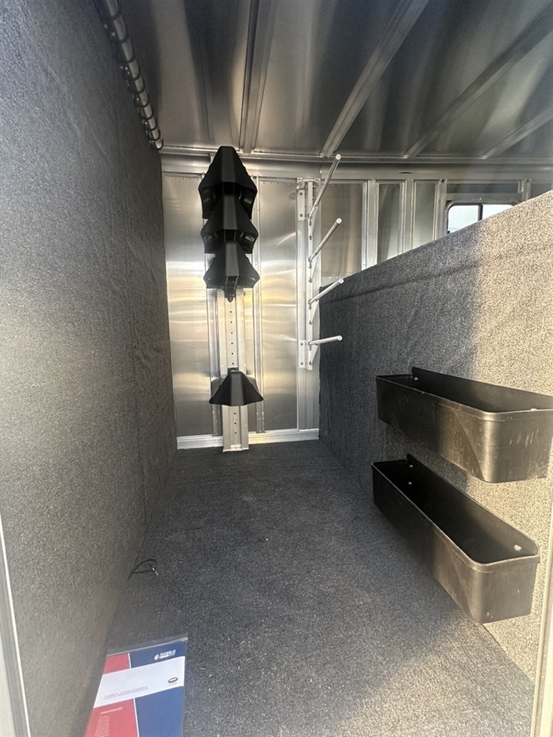 2022 Featherlite 8413