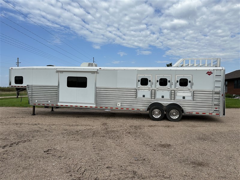 Trailer Photo 2