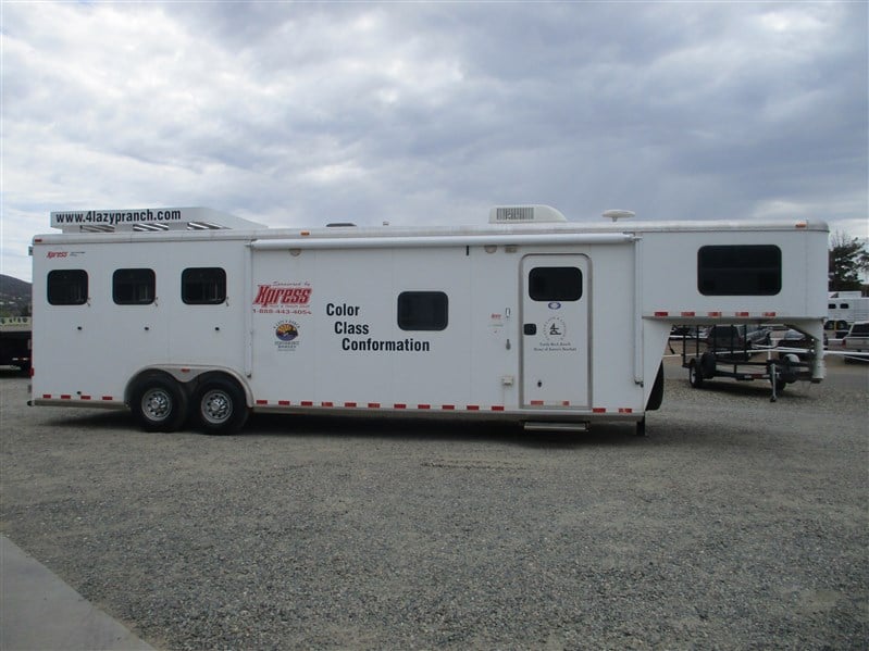 2005 Kiefer Built 3 horse with 12' lq