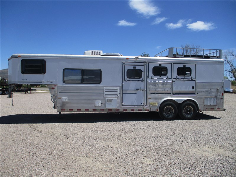 2000 Sundowner 3 horse with 8' lq