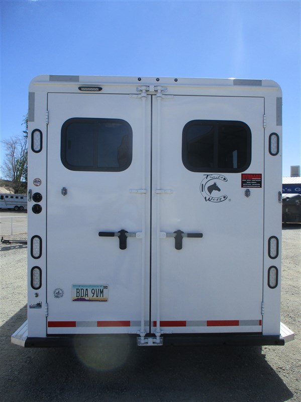 2023 Trails West classic 3 horse gooseneck