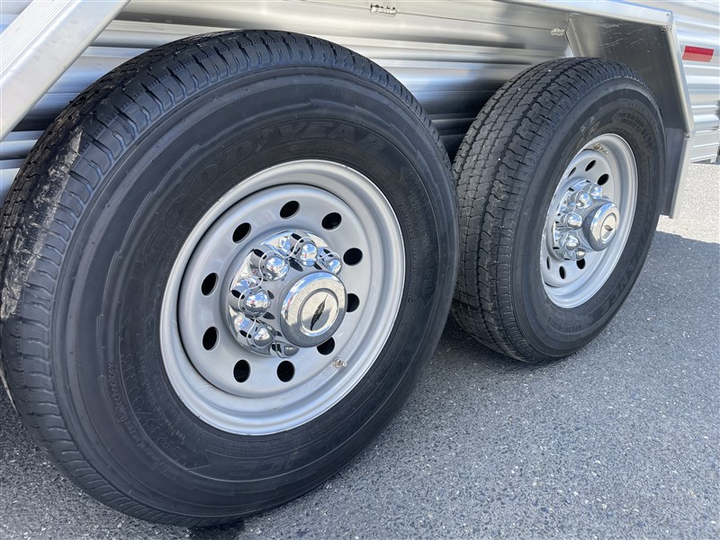 2024 Featherlite 8107-6716