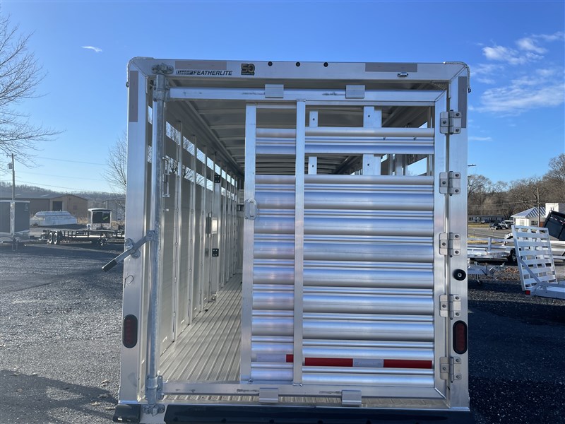 2025 Featherlite 8117-6720