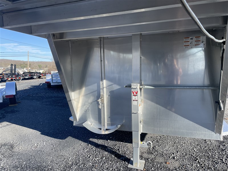 2025 Featherlite 8117-6720