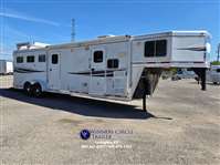 2007 3 horse Lakota 3H Slant LQ w/ Mid-Tack GN