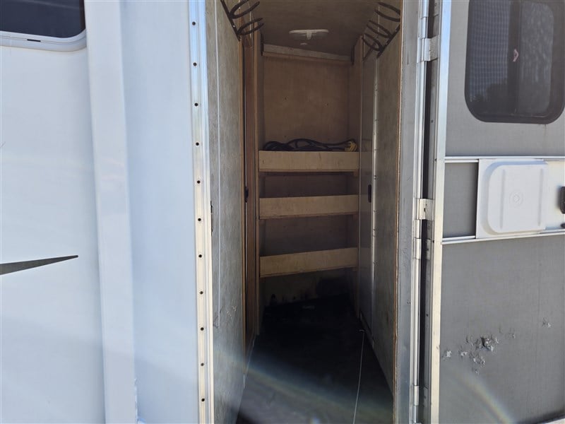 Trailer Photo 8