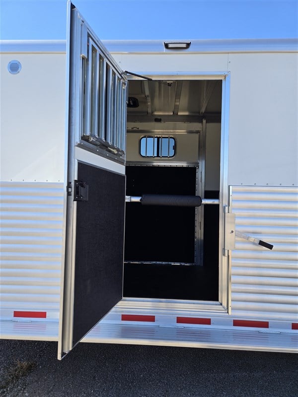 Trailer Photo 26