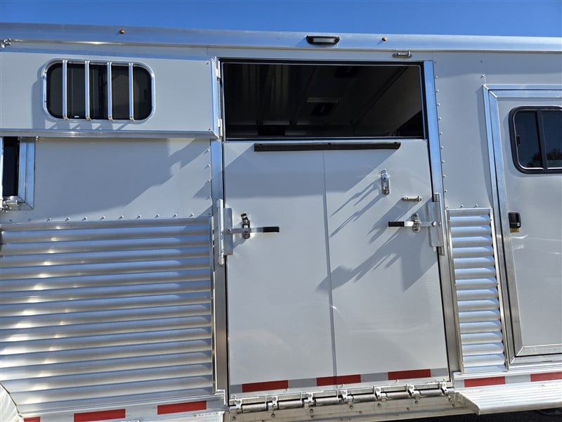 Trailer Photo 8