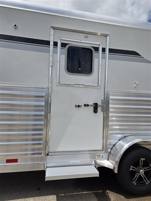 2027 4-star 2h straight load gn w xl tack! 8' tall!