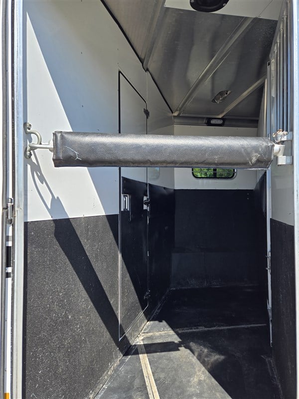 2005 Sundowner 8010 sunrise 3h with 10'lq