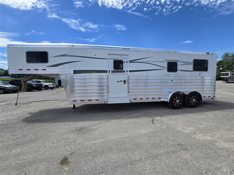 2027 4-star 24' gn 2+1 with 5' tack, werm, and more!!