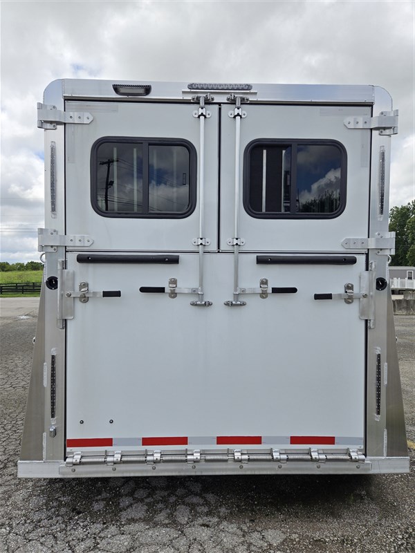 Trailer Photo 11