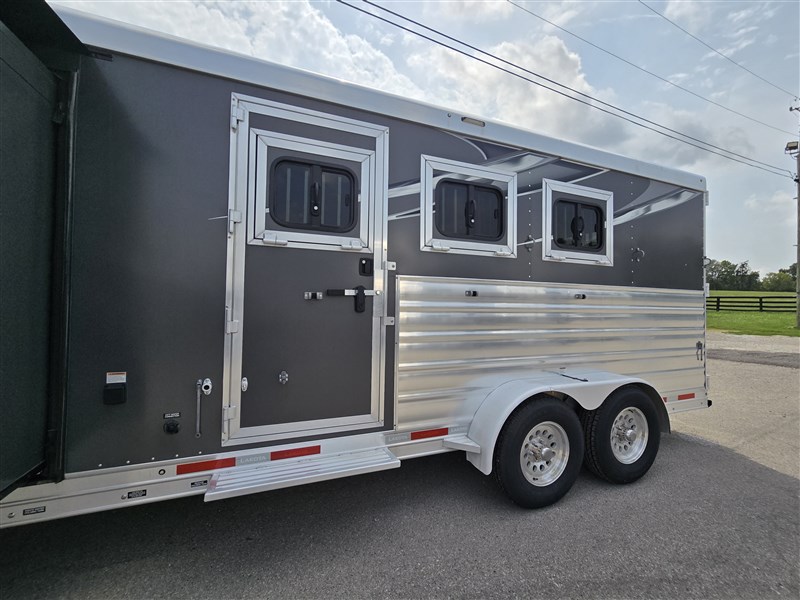 Trailer Photo 4