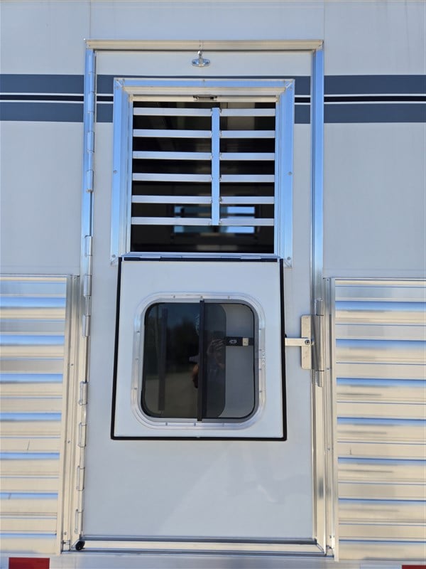 2027 24×48 Horse Livestock Trailer photo 6