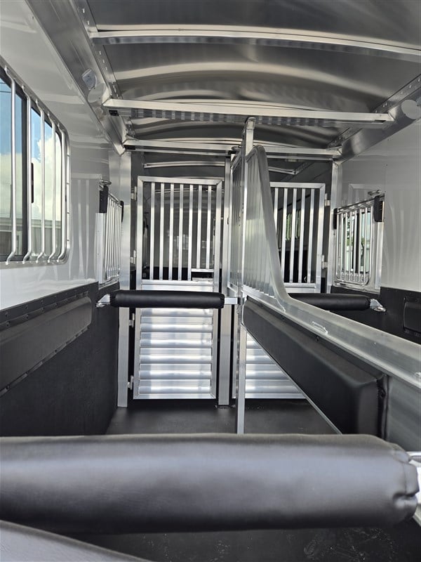 2027 Horse Livestock Trailer photo 9