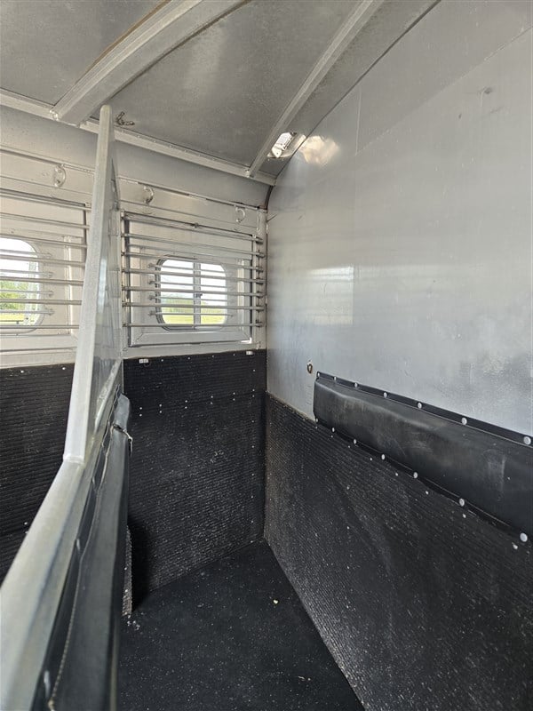 1994 Horse Livestock Trailer photo 8