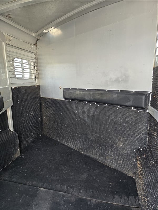 1994 Horse Livestock Trailer photo 9