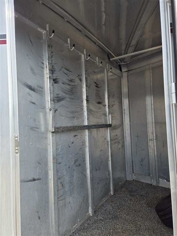 1994 Horse Livestock Trailer photo 2