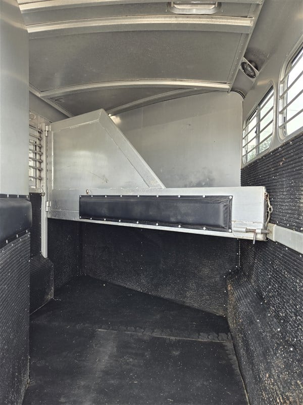 1994 Horse Livestock Trailer photo 7