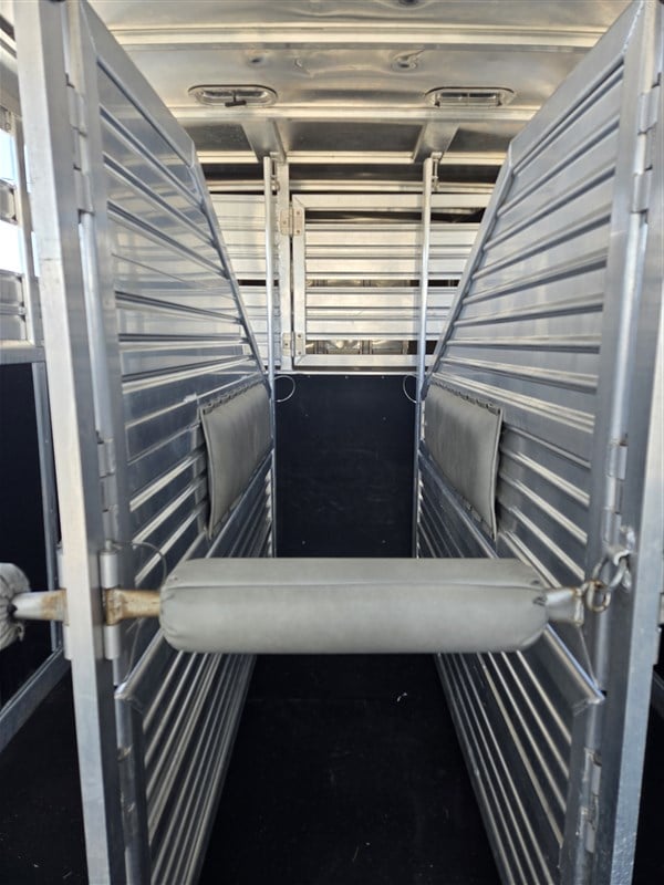 2015 Featherlite photo 8