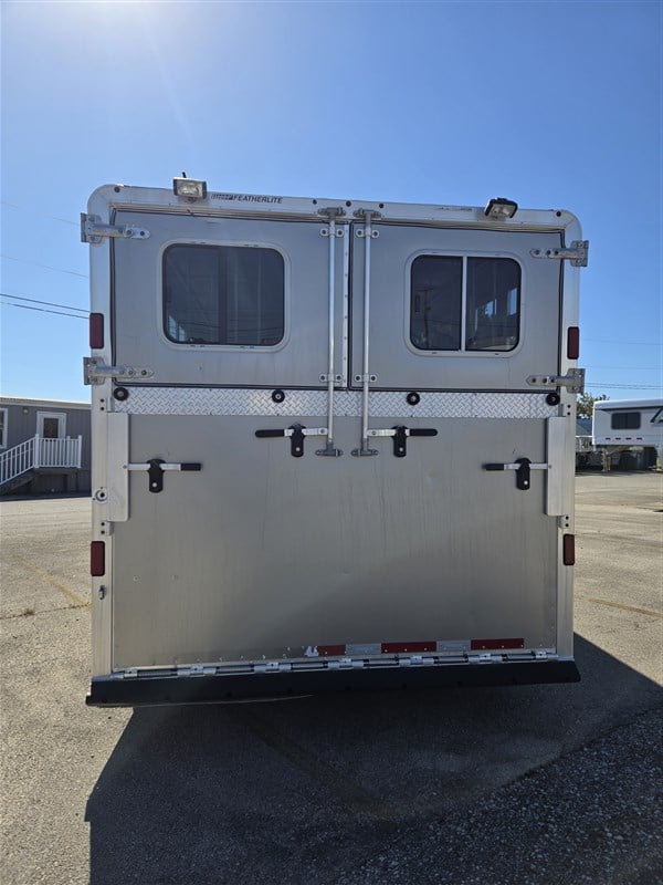 2015 Featherlite photo 3