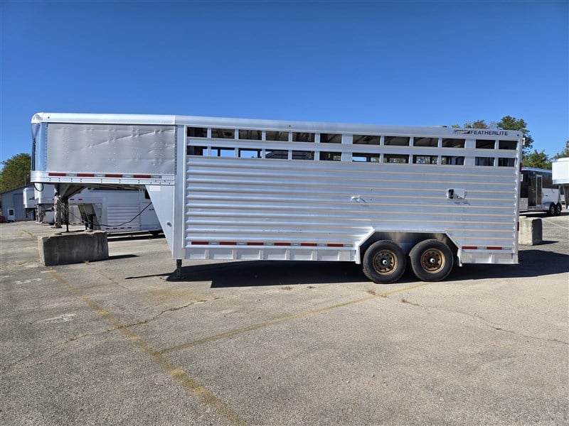 2015 Featherlite photo 2