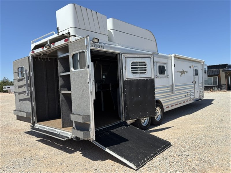 Trailer Photo 16
