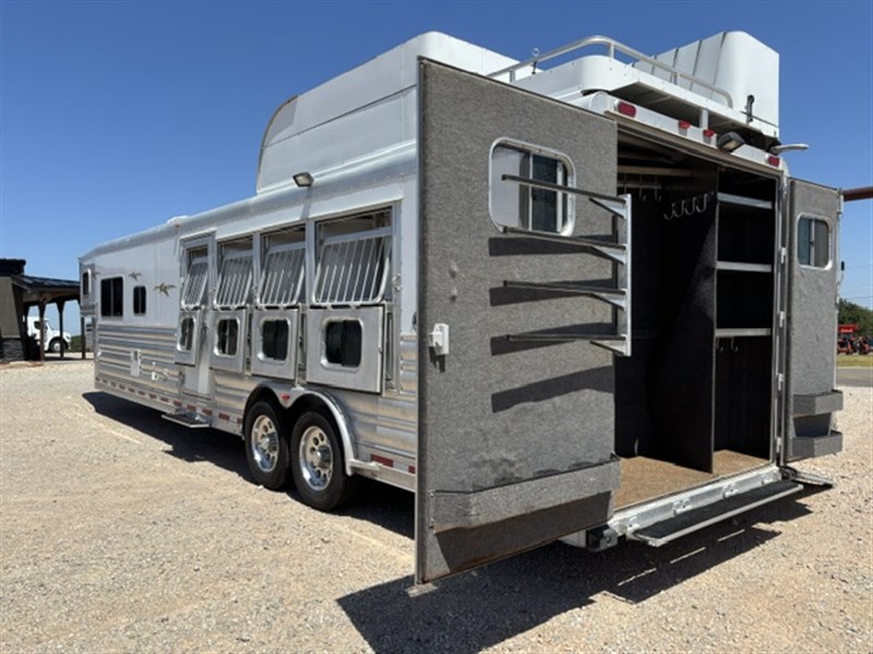 Trailer Photo 19