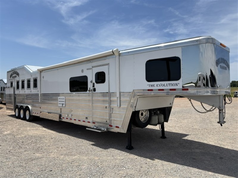2023 Bloomer 5+1 Horse Side Load 16' Trail Boss with Slide Out