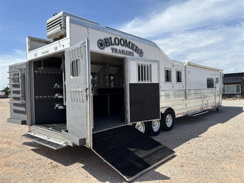 Trailer Photo 19