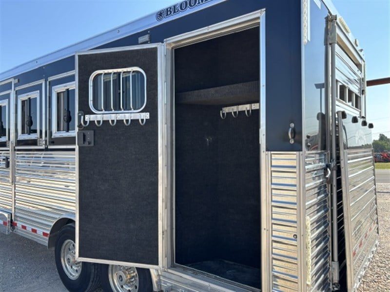 Trailer Photo 11