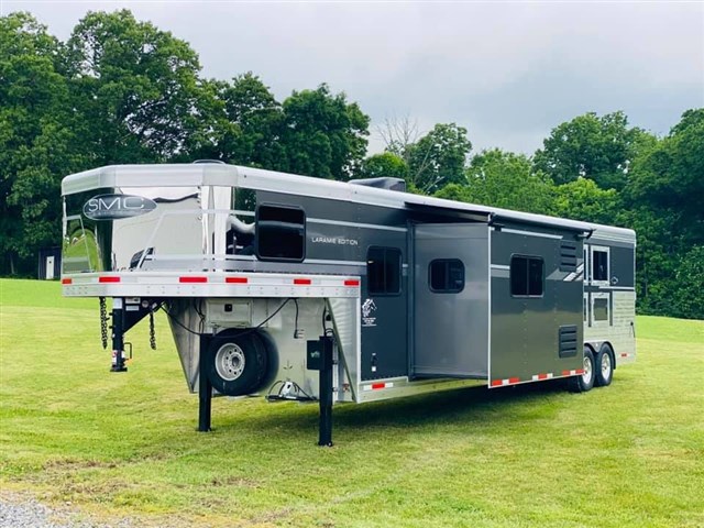 2020 SMC Laramie 3 Horse with slide out