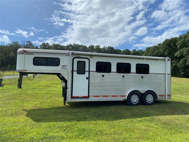 1999 Collin Arndt 3 Horse with Dressing Room & Weekender